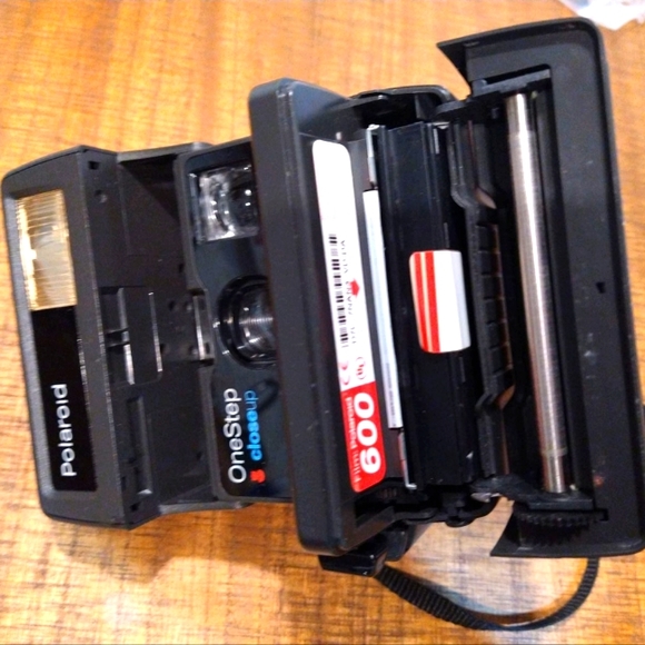 Polaroid One Step Close Up Camera - Picture 6 of 7